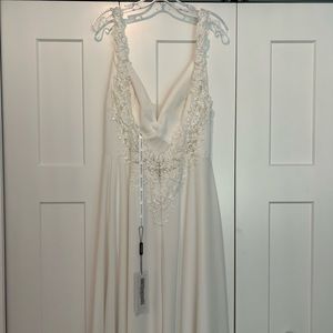 Oreasposa New York Wedding dress size 12